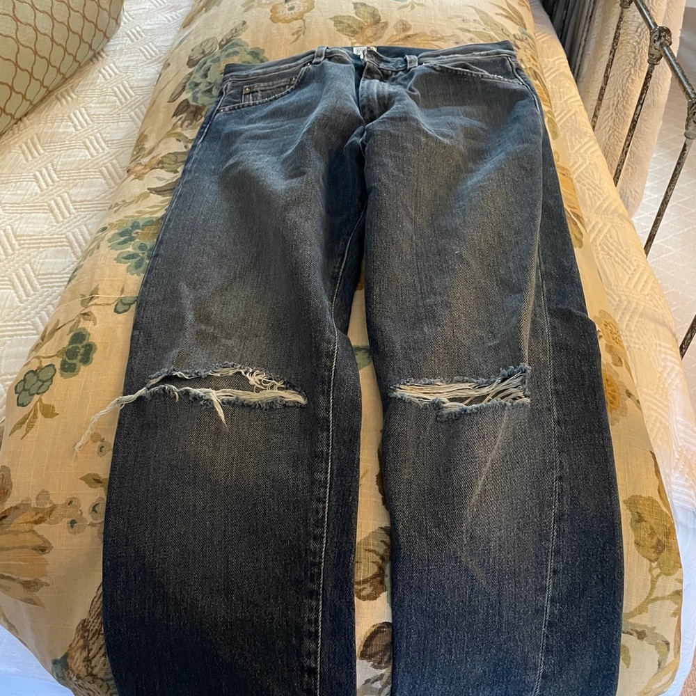 Totême original ripped jean size 26/32